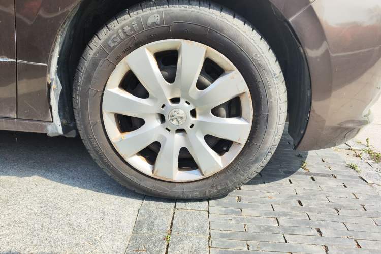 Used Peugeot 301 2014 1.6L Manual Comfort Edition Right Front Wheel Hub