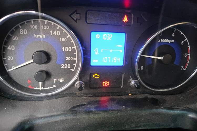 Used Chery E5  Odometer Close Up