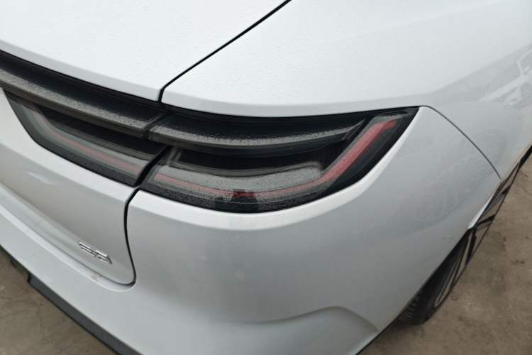 Used Geely Galaxy E8 2024 665 km Range Rear-Drive Starship Long-Range Version