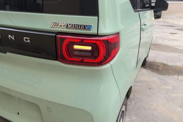 Used Wuling Hongguang MINIEV 2021 Macaron Premium Model – Lithium Iron Phosphate