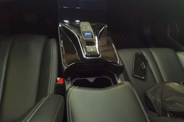 Used Dongfeng Aeolus Mage 2024 Honor Edition 1.5T Fashion Model
