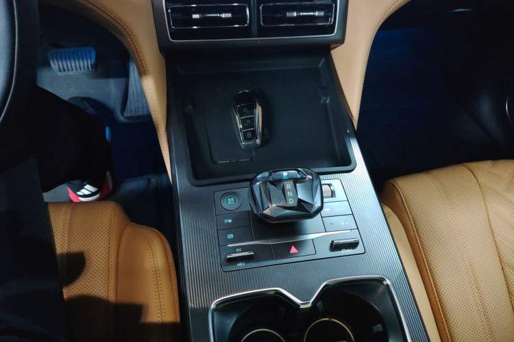 Used BYD Song L DM-i 2024 160 km Excellence Version
