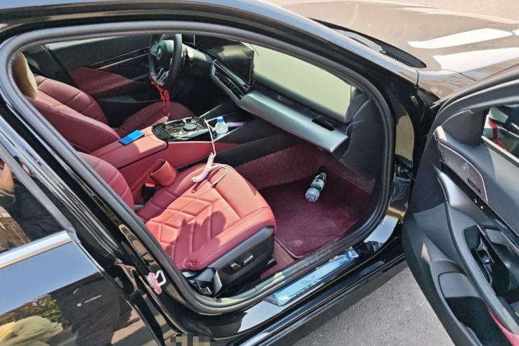 Used BMW 5 Series 2026 530Li Leading M Sport Package Odometer Close Up