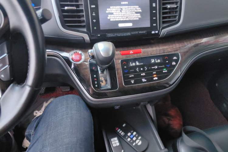 Used Honda Odyssey 2015 Revised Version 2.4L Supreme Edition