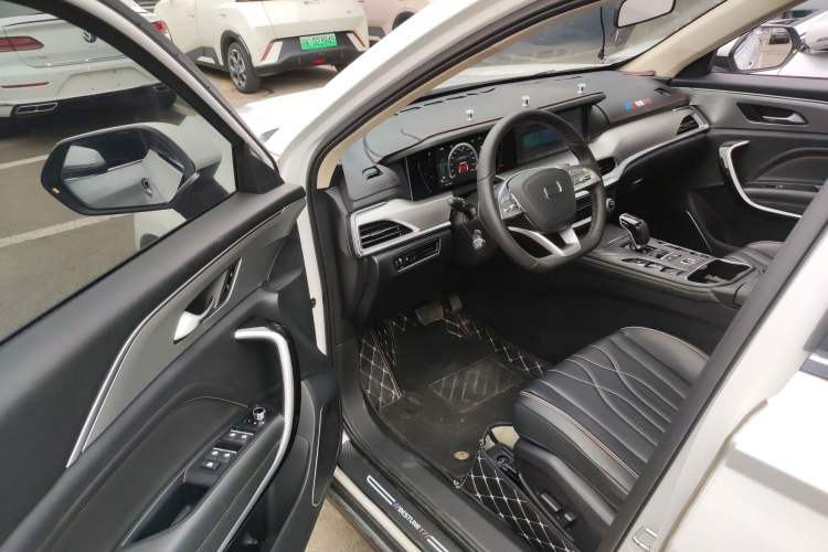 Used Bestune T77 2023 1.5T Automatic Luxury Model
