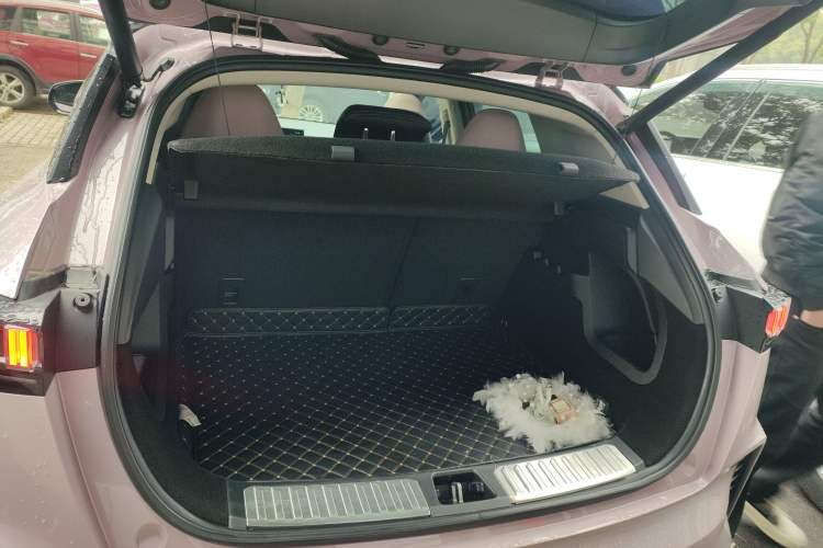 Used Lynk & Co 06 2021 1.5T Shero Pink Special Edition