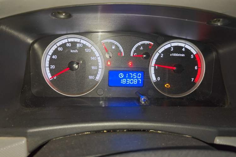 Used Foton Scenic G7 2014 2.0L Shangtong Version Short Wheelbase High Roof 486EQV4