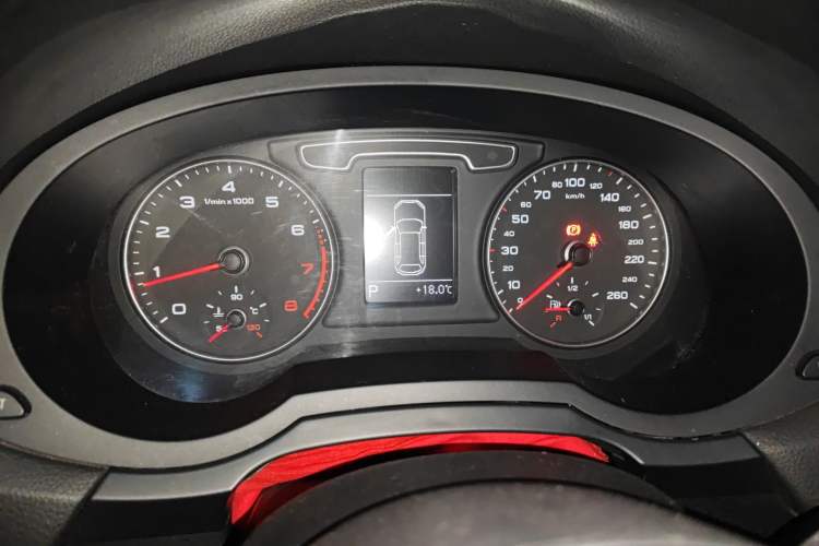 Used Audi Q3 2015 30 TFSI Comfort Model
