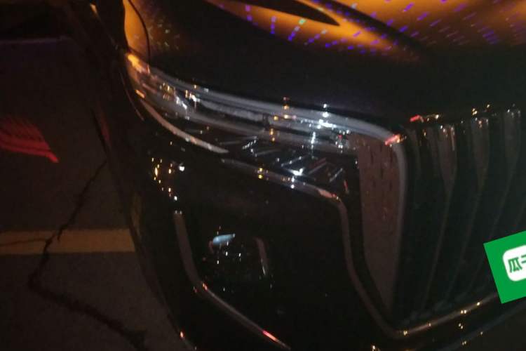 Used Hongqi HQ9 PHEV 2024 2.0T Four-Wheel Drive Luxury Edition Right Front Headlight