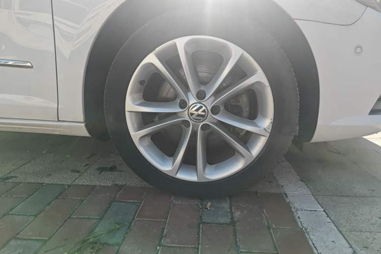 Used Volkswagen FAW-Volkswagen CC 2011 2.0 TSI Ultimate Edition Right Front Wheel Hub