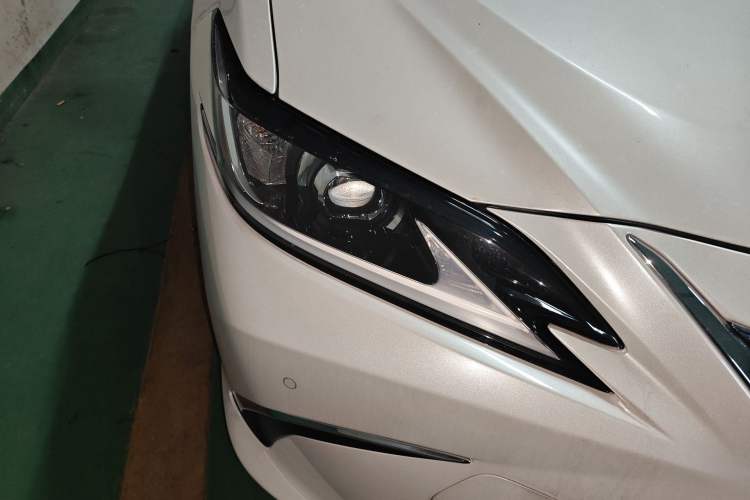 Used Lexus ES 2021 200 Excellence Edition Right Front Headlight