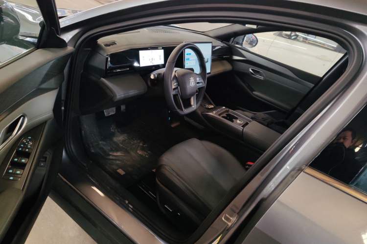 Used BYD Qin L 2025 EV 545KM Cloud Suspension Edition
