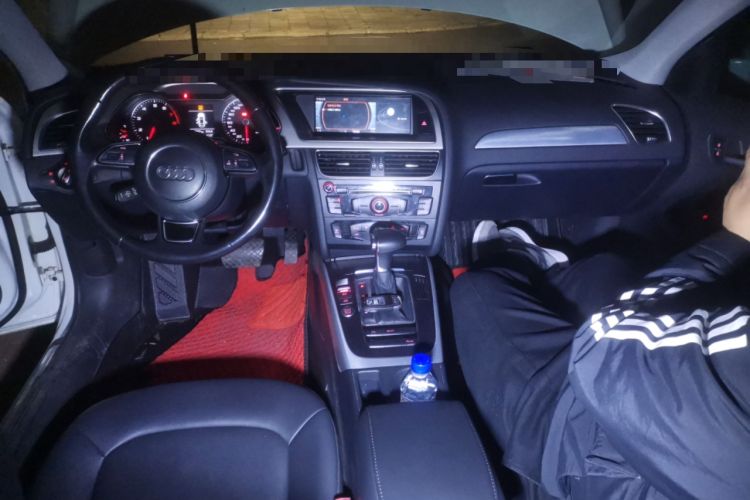 Used Audi A4L 2015 35 TFSI Automatic Standard Model Center Console