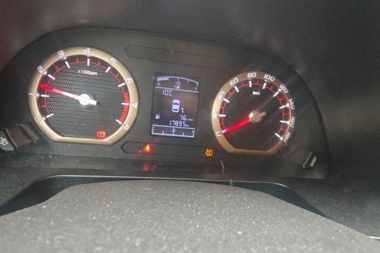 Used FORTHING Lingzhi 2022 Striving Version M5L 1.6L Base Model 7 Seats
