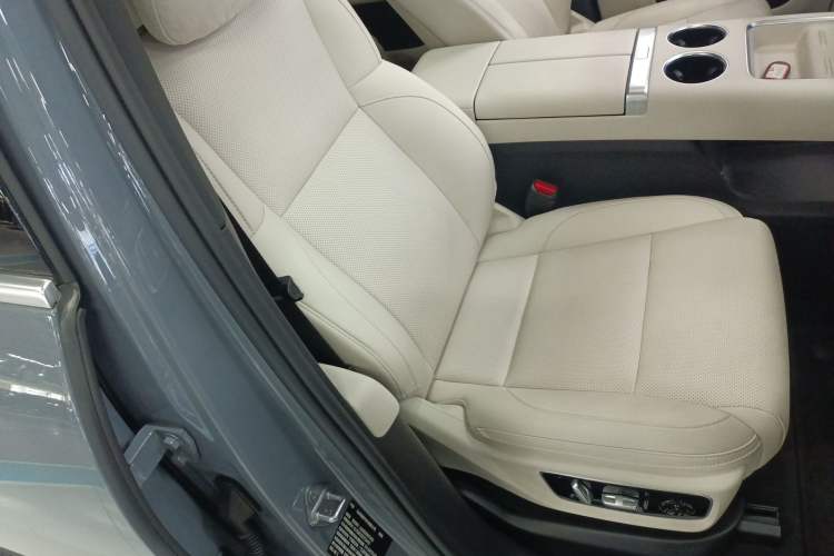 Used Li Auto L7 2025 Ultra Smart Refreshed Edition Right Front Seat