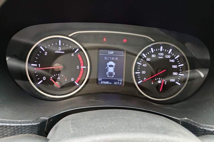 Used Great Wall Wingle 5 2017 2.0T European Version Diesel Two-Wheel Drive Advanced Large Double-Cab GW4D20E