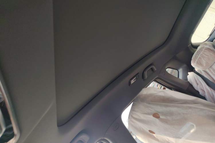 Used CHANGAN UNI-Z New Energy 2025 Model, Smart New Blue Whale 125km Battleship+ Version Headliner