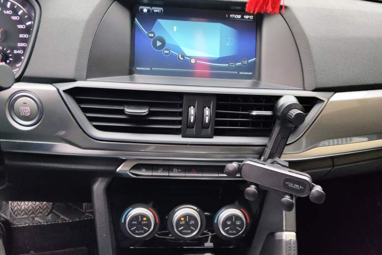 Used Haval H6 2018 Sport Edition 1.5T Automatic Two-Wheel Drive Elite Model China V Standard Audio And AC Panel