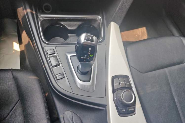 Used BMW 3 Series 2013 320Li Fashion Model Gear Lever