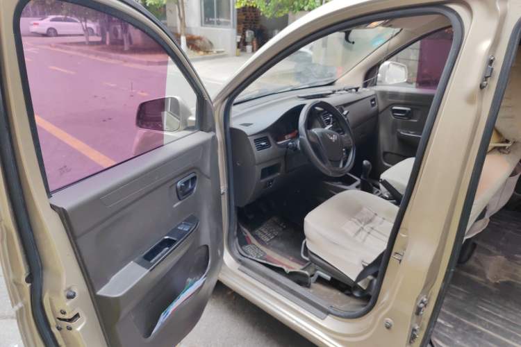 Used Wuling Rongguang V 2016 1.5L Standard Version Driver Seat