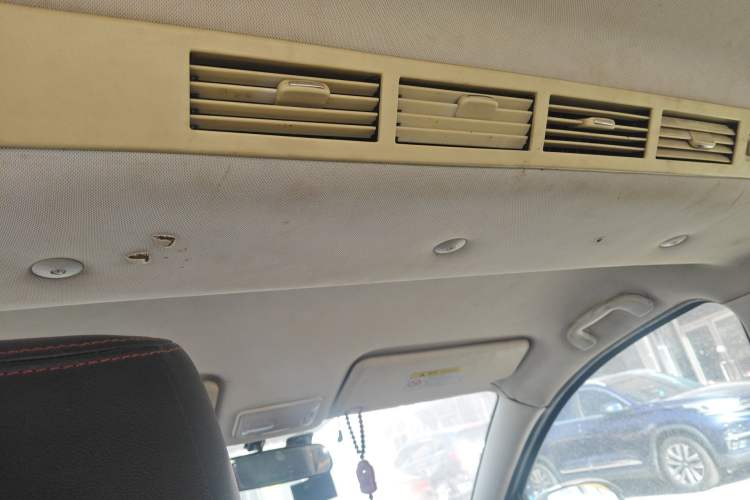 Used HYOSOW S3 2015 1.8L Prestige Version China V Emission Standard Headliner