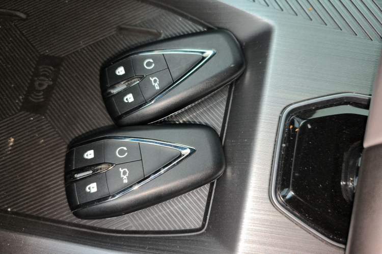 Used CHANGAN OSHAN Z6 New Energy 2022 Blue Whale iDD 150KM Flagship PLUS Interior 1