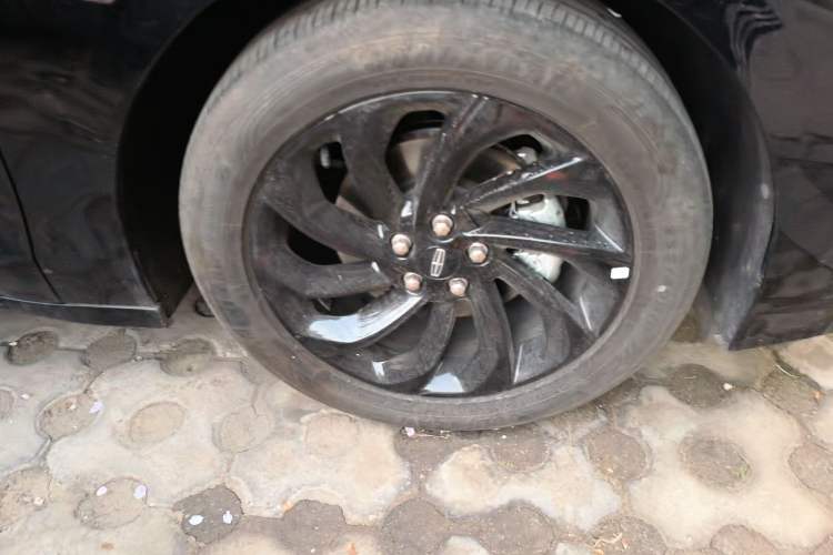 Used Lincoln Z 2024 2.0T Two-Wheel Drive Luxury Hybrid Version Right Front Wheel Hub