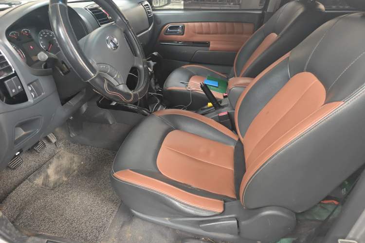 Used Great Wall Wingle 5 2014 2.4L European Version Two-Wheel Drive Entry-Level Big Double-Cab 4G69S4N
