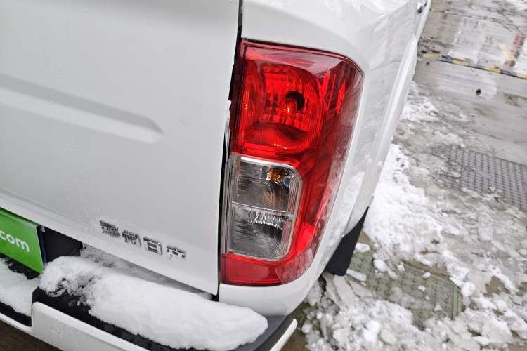 Used Dongfeng Ruichi 6 2023 Revised Version 2.4L Manual Two-Wheel Drive Gasoline Standard Edition