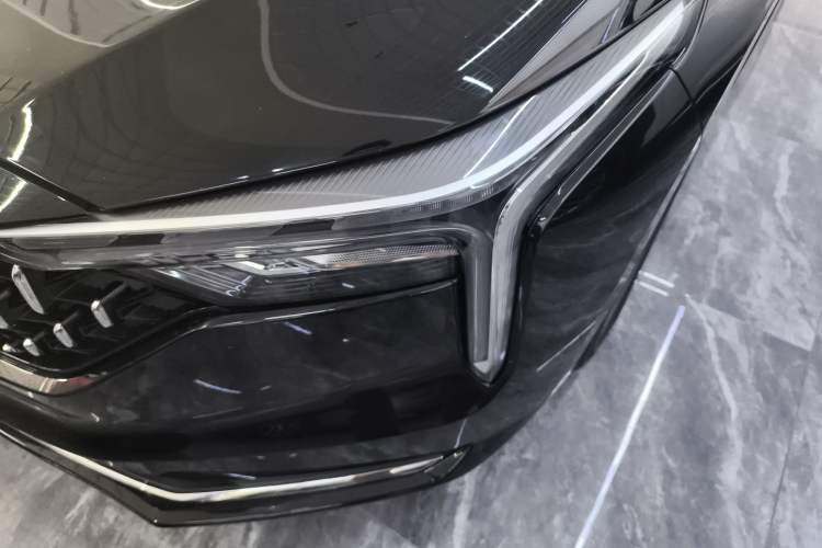 Used Bestune B70 2022 Third Generation 1.5T Automatic Enjoyment Version Left Front Headlight