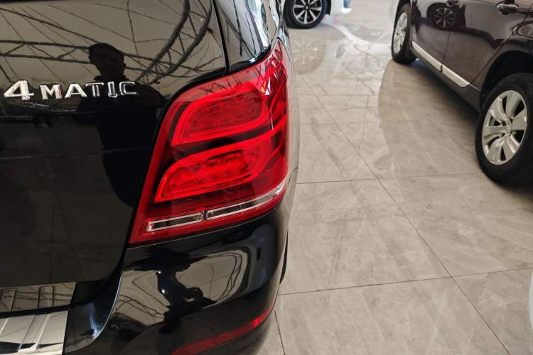 Used Mercedes-Benz GLK-Class 2013 GLK 300 4MATIC Dynamic Sunroof Model Exterior 3