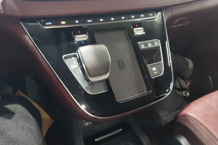 Used Hongqi HQ9 2023 2.0T Smart Connect Flagship Edition