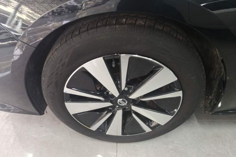 Used Nissan Teana 2021 2.0L XL Comfort Edition Left Front Wheel Hub
