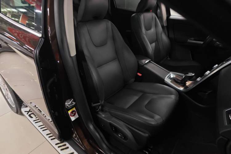 Used Volvo XC60 2017 T5 AWD Smart Upgrade Edition