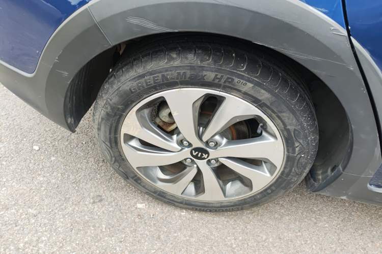 Used Kia KX Cross 2017 1.4L AT GLS
