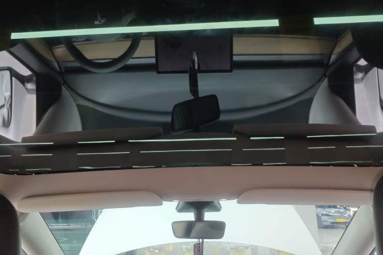 Used Tesla Model Y 2021 Long-Range All-Wheel-Drive Version
