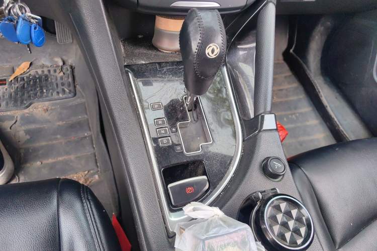 Used Dongfeng Aeolus AX7 2015 2.0L Automatic Zhiyue Version Gear Lever