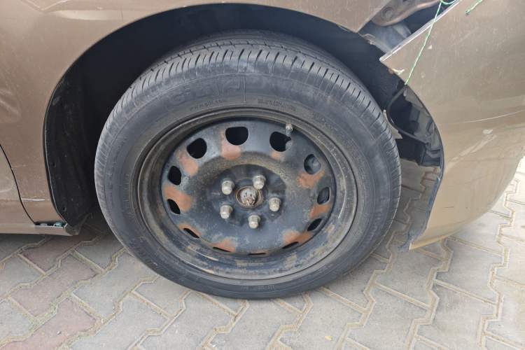 Used BYD M6 2013 2.0L Manual Comfort Edition