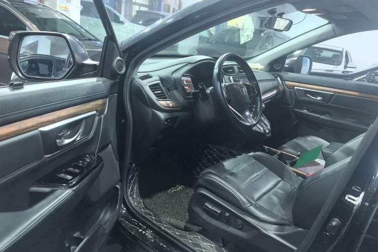 Used Honda CR-V 2017 240TURBO CVT Front-Wheel Drive Fashion Edition
