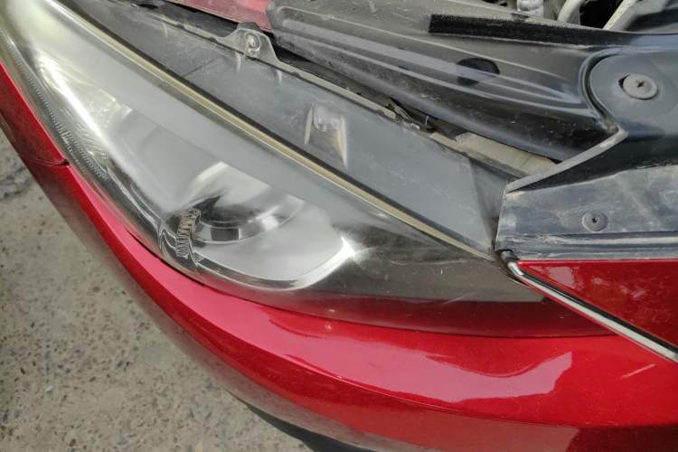 Used Mazda 3 Axela 2016 Sedan 1.5L Automatic Luxury Model
