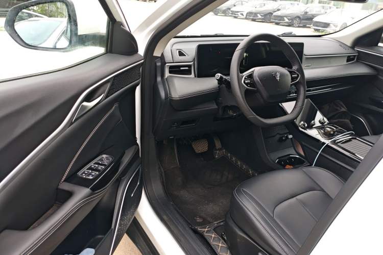 Used NETA U 2023 NETA U-Ⅱ Challenge Edition 400 U Show – Lithium Iron Phosphate Driver Seat