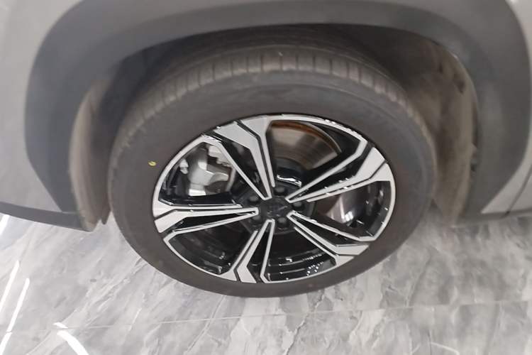 Used Geely Galaxy L7 2025 EM-i 115km Exploration+ Edition Exterior 4