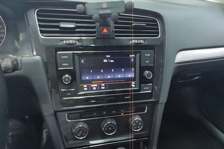 Used Volkswagen Golf 2018 230TSI Automatic Comfort Model Audio And AC Panel