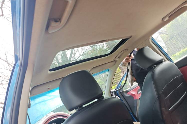 Used Kia K2 2012 Hatchback 1.4L MT Cool Edition Commemorative Model