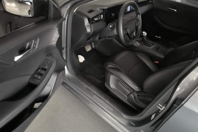 Used Roewe i5 2023 1.5L CVT Luxury Edition