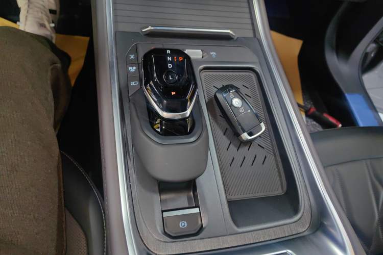 Used Ford Edge 2025 Ford Explorer L 2.0T EcoBoost E-Hybrid Four-Wheel-Drive 7-Seater Supreme Model Gear Lever