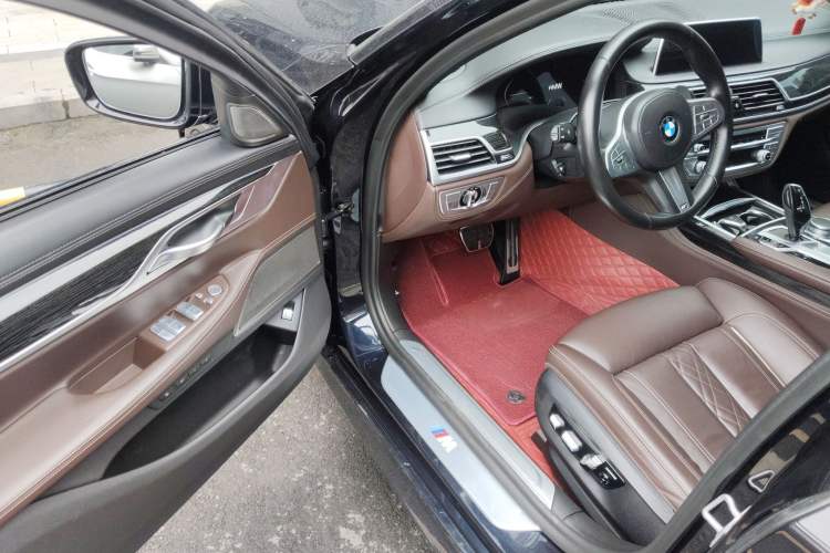 Used BMW 7 Series 2021 730Li M Sport Package Driver Seat