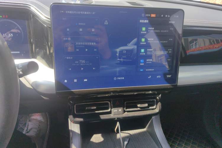 Used GAC Trumpchi GS8 2022 Dual-Engine Series 2.0TM Four-Wheel Drive Prestige Edition (6 Seats) Audio And AC Panel