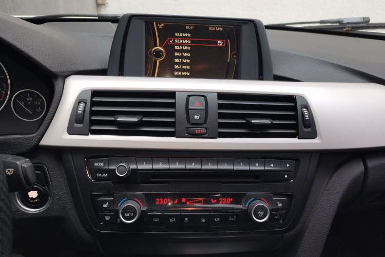 Used BMW 3 Series 2014 320i Sport Edition