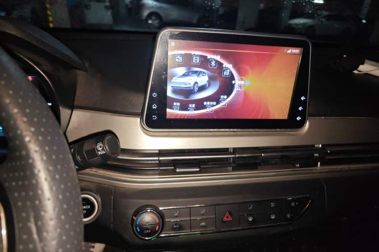 Used Dayun Yuehu 2021 32.85 kWh Two-Wheel-Drive Sprite Version Audio And AC Panel